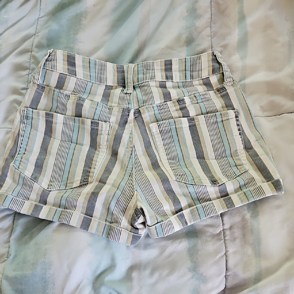 SO Curvy Shortie High Rise Striped Shorts Size 3/26